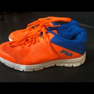 Gil’s boys sneakers, size US3